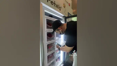 เครื่องขายดอกไม้ในสนามบินสิงคโปร์ กรณีลูกค้า #vendingmachinefactory