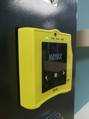 เครื่องจำหน่ายเครื่องสำอางยาทาเล็บพร้อมช่องปรับระดับ XY Axis Elevator