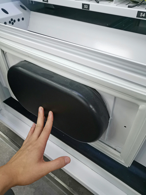 เครื่องจำหน่ายขนมขบเคี้ยวแบบแซนวิชพร้อม Drop Sensor รองรับการชำระเงินในหมายเหตุ